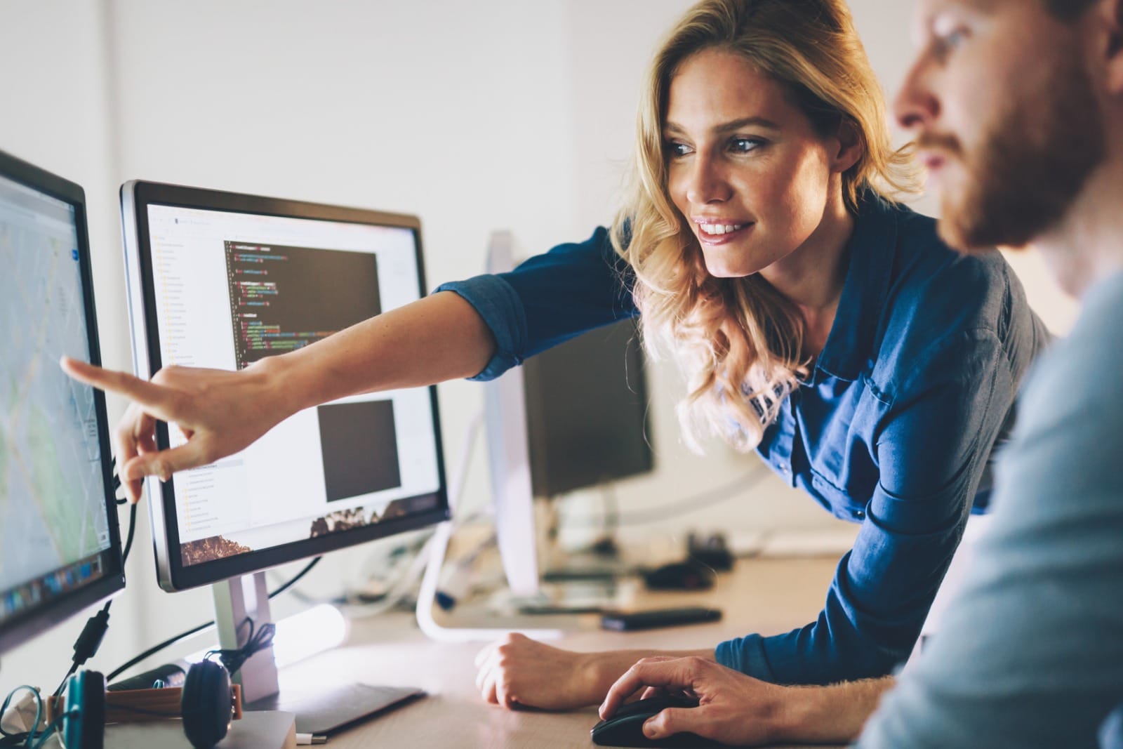 Webflow vs Custom AI Website: ShapeShifters Compares Performance, Flexibility, and ROI